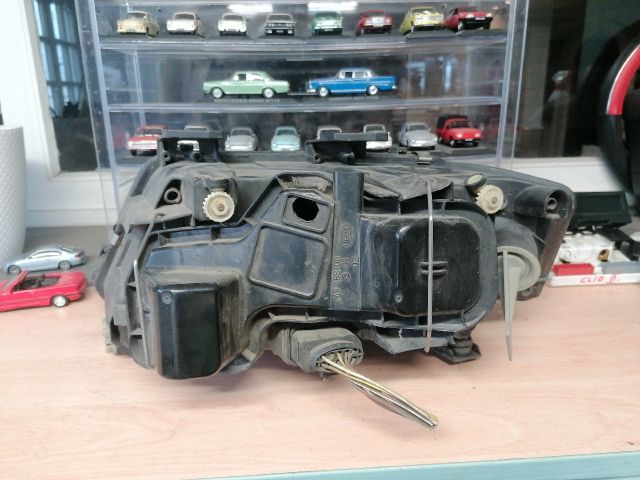 bontott AUDI A6 C5 Jobb Fényszóró