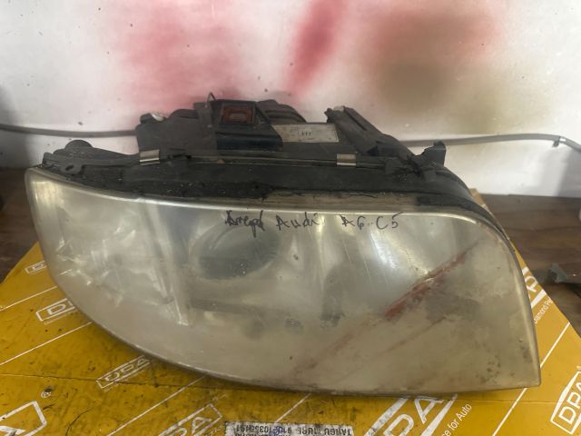 bontott AUDI A6 C5 Jobb Fényszóró