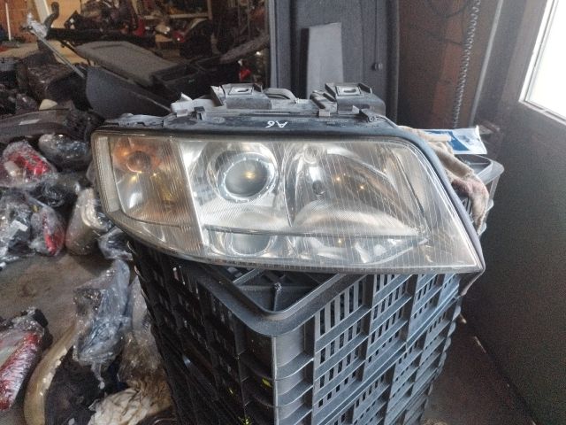 bontott AUDI A6 C5 Jobb Fényszóró