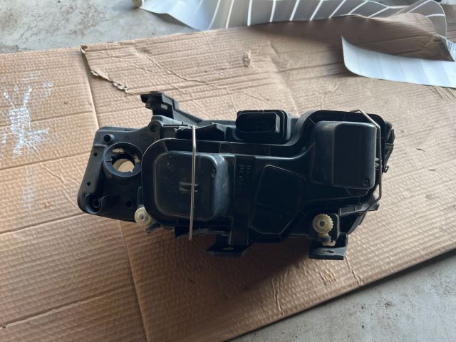 bontott AUDI A6 C5 Jobb Fényszóró