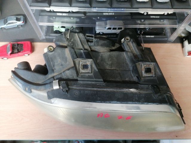 bontott AUDI A6 C5 Jobb Fényszóró