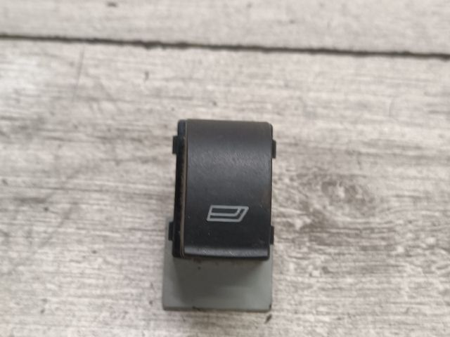 bontott AUDI A6 C5 Jobb hátsó Ablakemelő Kapcsoló