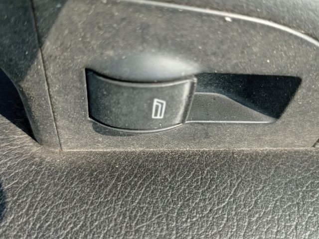 bontott AUDI A6 C5 Jobb hátsó Ablakemelő Kapcsoló