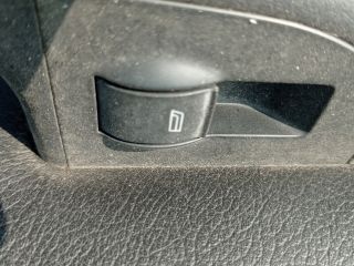 bontott AUDI A6 C5 Jobb hátsó Ablakemelő Kapcsoló