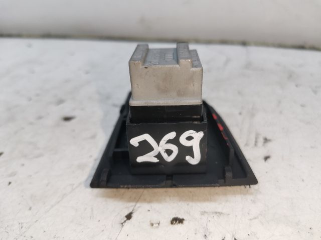 bontott AUDI A6 C5 Jobb hátsó Ablakemelő Kapcsoló