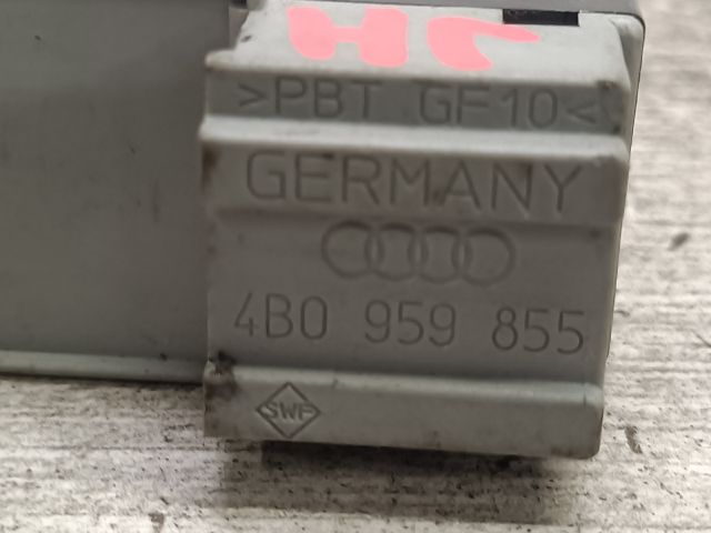 bontott AUDI A6 C5 Jobb hátsó Ablakemelő Kapcsoló