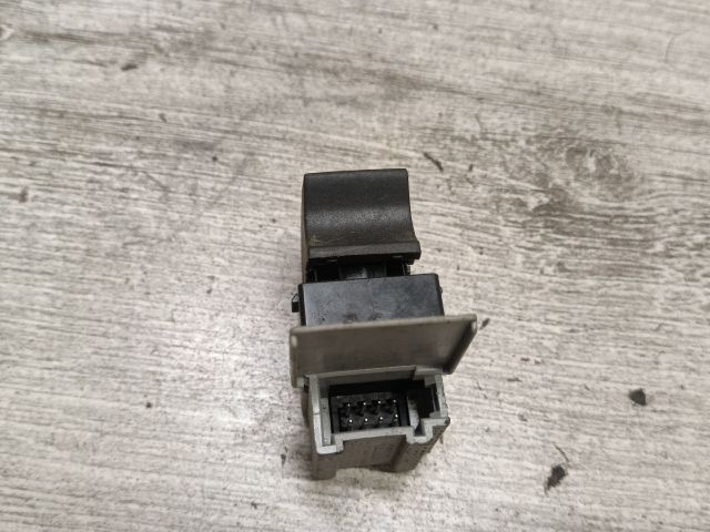 bontott AUDI A6 C5 Jobb hátsó Ablakemelő Kapcsoló