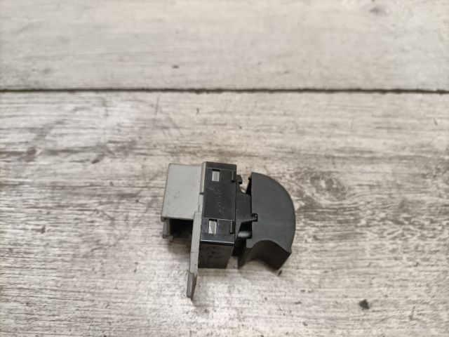 bontott AUDI A6 C5 Jobb hátsó Ablakemelő Kapcsoló