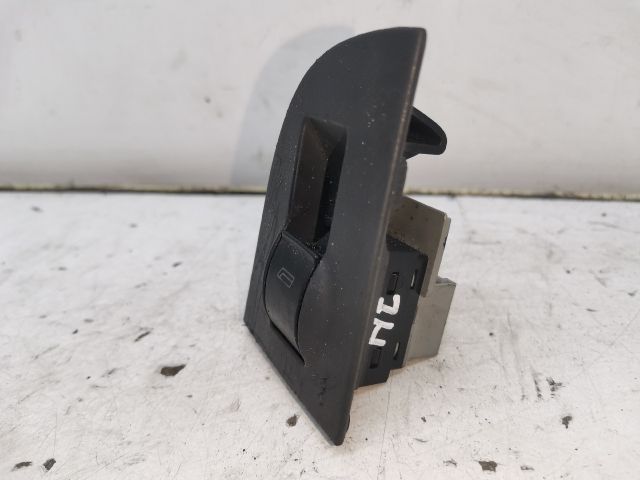 bontott AUDI A6 C5 Jobb hátsó Ablakemelő Kapcsoló