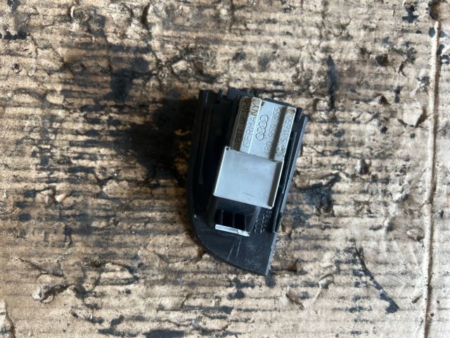 bontott AUDI A6 C5 Jobb hátsó Ablakemelő Kapcsoló