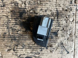 bontott AUDI A6 C5 Jobb hátsó Ablakemelő Kapcsoló