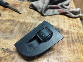 bontott AUDI A6 C5 Jobb hátsó Ablakemelő Kapcsoló