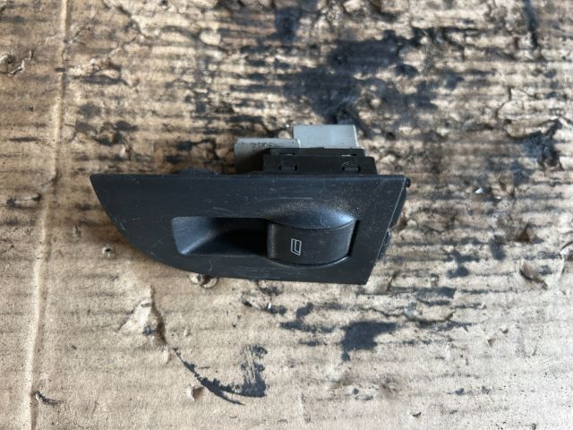 bontott AUDI A6 C5 Jobb hátsó Ablakemelő Kapcsoló