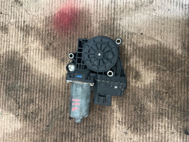 bontott AUDI A6 C5 Jobb hátsó Ablakemelő Motor