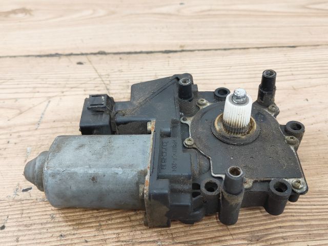 bontott AUDI A6 C5 Jobb hátsó Ablakemelő Motor