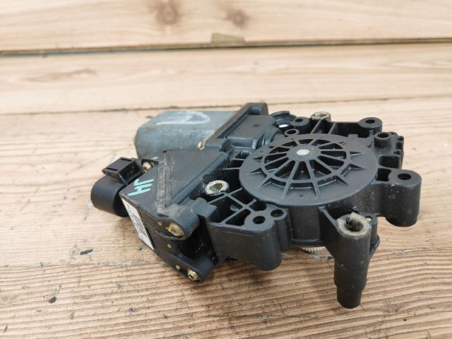 bontott AUDI A6 C5 Jobb hátsó Ablakemelő Motor