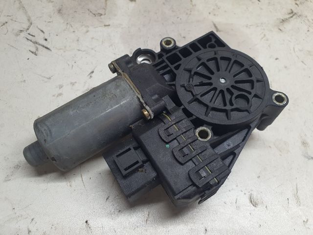 bontott AUDI A6 C5 Jobb hátsó Ablakemelő Motor