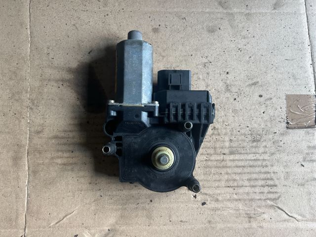 bontott AUDI A6 C5 Jobb hátsó Ablakemelő Motor