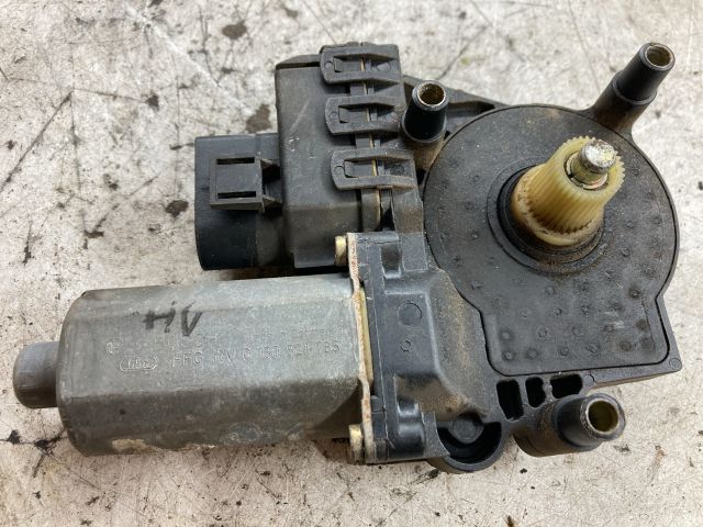 bontott AUDI A6 C5 Jobb hátsó Ablakemelő Motor