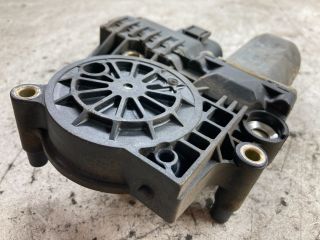 bontott AUDI A6 C5 Jobb hátsó Ablakemelő Motor