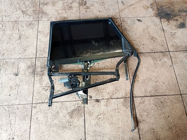 bontott AUDI A6 C5 Jobb hátsó Ablakemelő Szerkezet (Elektromos)