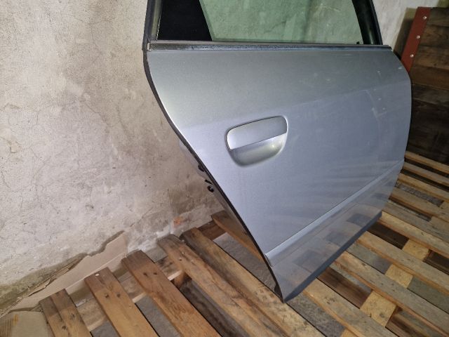 bontott AUDI A6 C5 Jobb hátsó Ajtó (Részeivel)