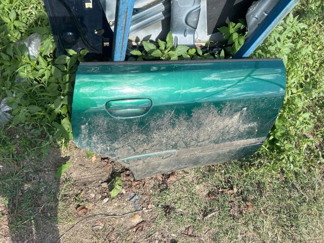 bontott AUDI A6 C5 Jobb hátsó Ajtó (Üres lemez)