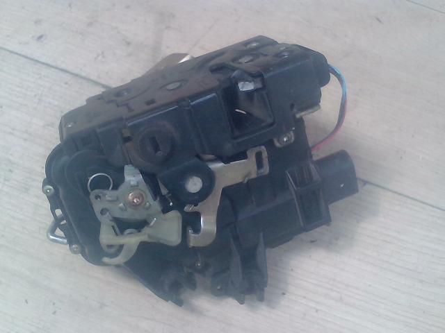 bontott AUDI A6 C5 Jobb hátsó Ajtózár