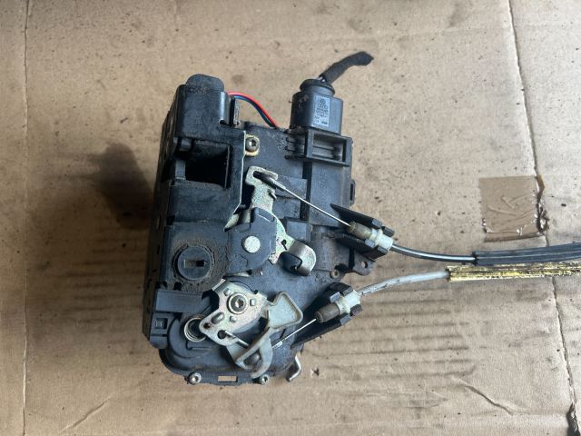 bontott AUDI A6 C5 Jobb hátsó Ajtózár