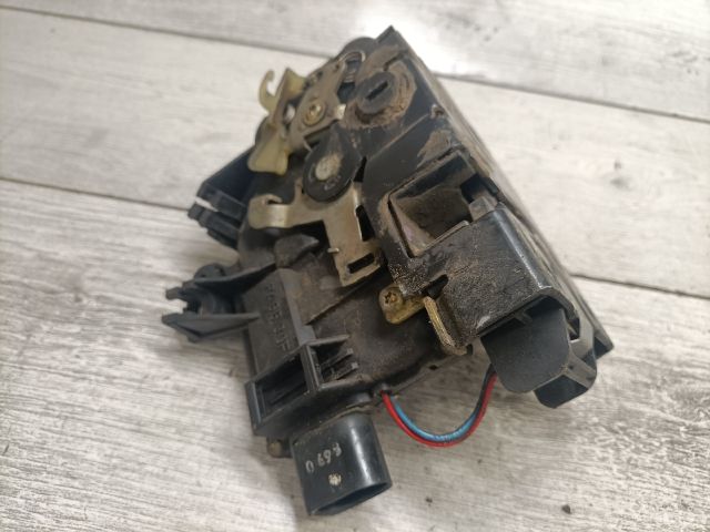 bontott AUDI A6 C5 Jobb hátsó Ajtózár