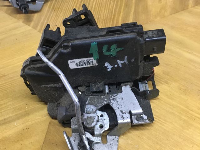 bontott AUDI A6 C5 Jobb hátsó Ajtózár