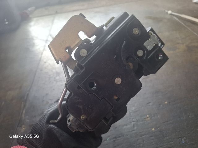 bontott AUDI A6 C5 Jobb hátsó Ajtózár