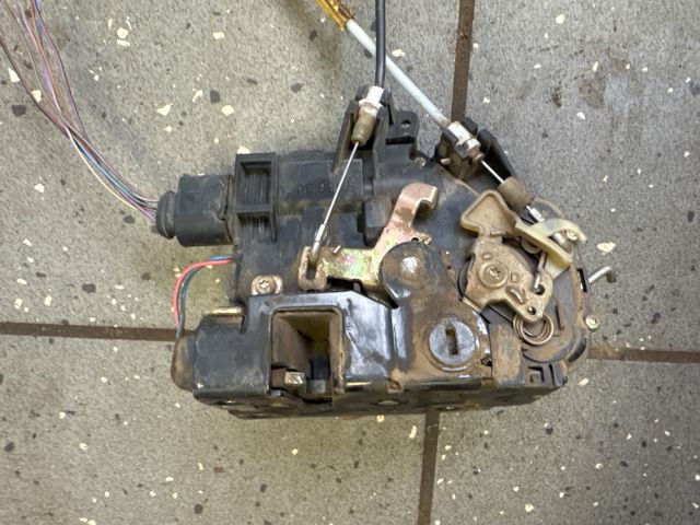 bontott AUDI A6 C5 Jobb hátsó Ajtózár