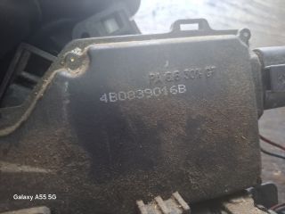 bontott AUDI A6 C5 Jobb hátsó Ajtózár