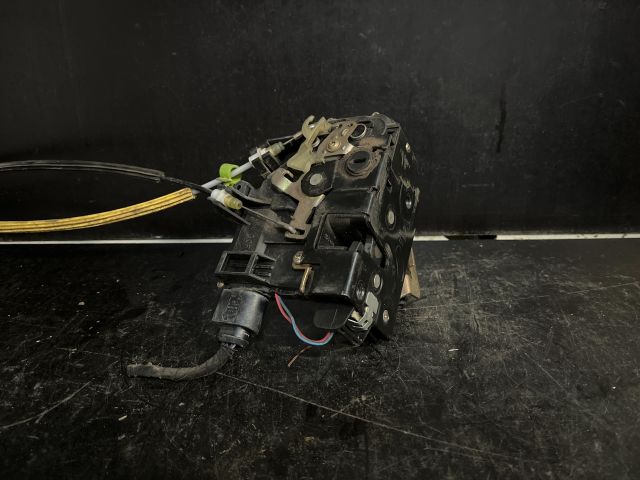 bontott AUDI A6 C5 Jobb hátsó Ajtózár