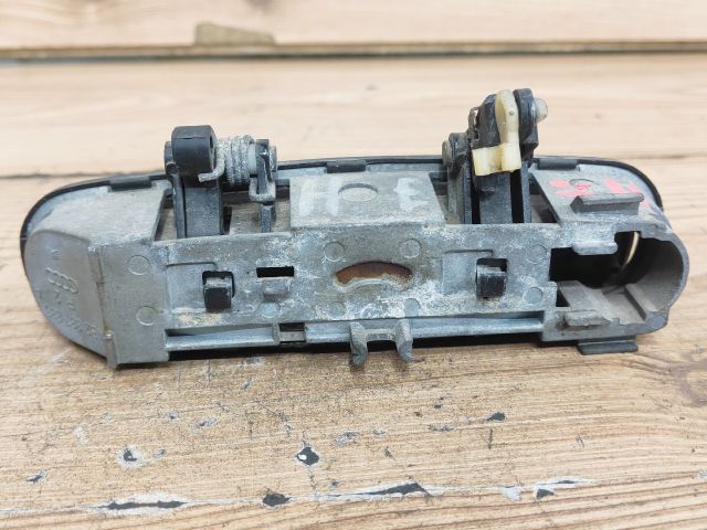 bontott AUDI A6 C5 Jobb hátsó Külső Kilincs