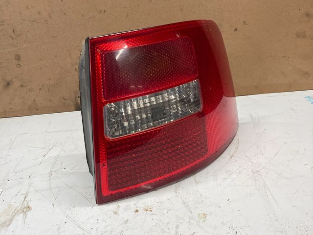bontott AUDI A6 C5 Jobb Hátsó Lámpa