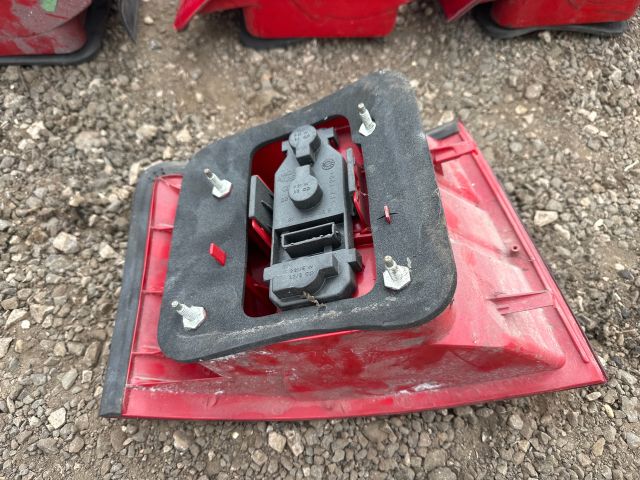 bontott AUDI A6 C5 Jobb Hátsó Lámpa