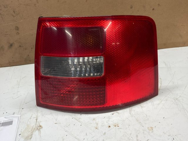 bontott AUDI A6 C5 Jobb Hátsó Lámpa