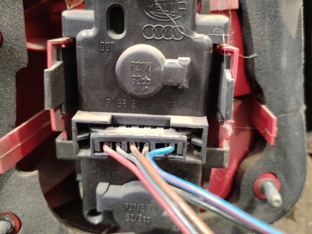 bontott AUDI A6 C5 Jobb Hátsó Lámpa