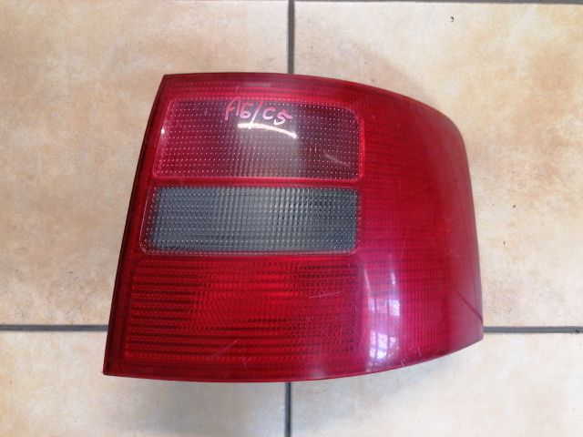 bontott AUDI A6 C5 Jobb Hátsó Lámpa