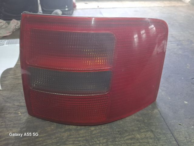 bontott AUDI A6 C5 Jobb Hátsó Lámpa