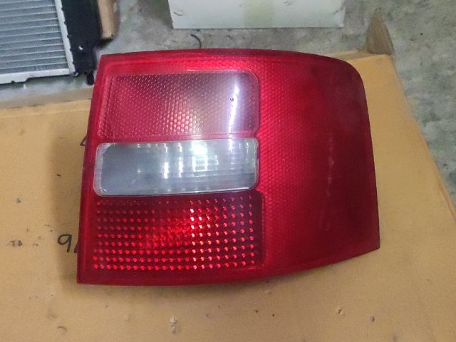 bontott AUDI A6 C5 Jobb Hátsó Lámpa