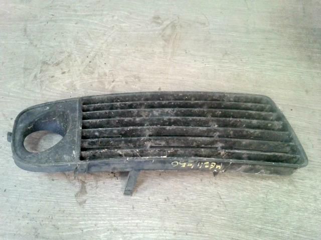 bontott AUDI A6 C5 Jobb Ködfényszóró Lámpakeret