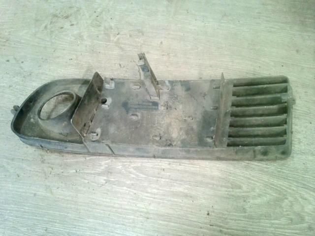 bontott AUDI A6 C5 Jobb Ködfényszóró Lámpakeret