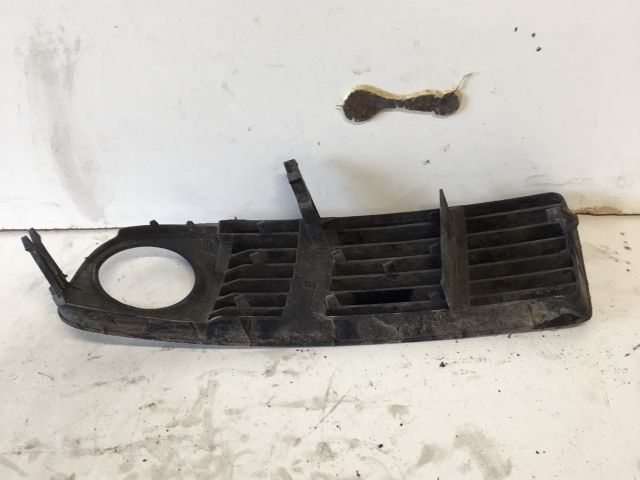 bontott AUDI A6 C5 Jobb Ködlámpa Rács