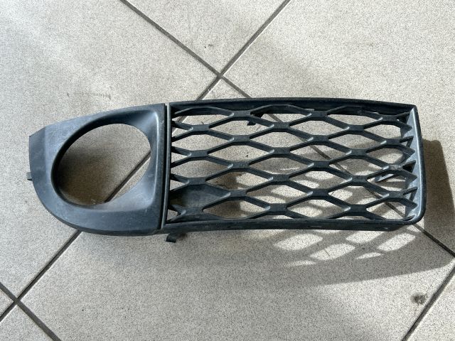 bontott AUDI A6 C5 Jobb Ködlámpa Rács