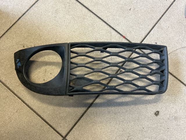 bontott AUDI A6 C5 Jobb Ködlámpa Rács