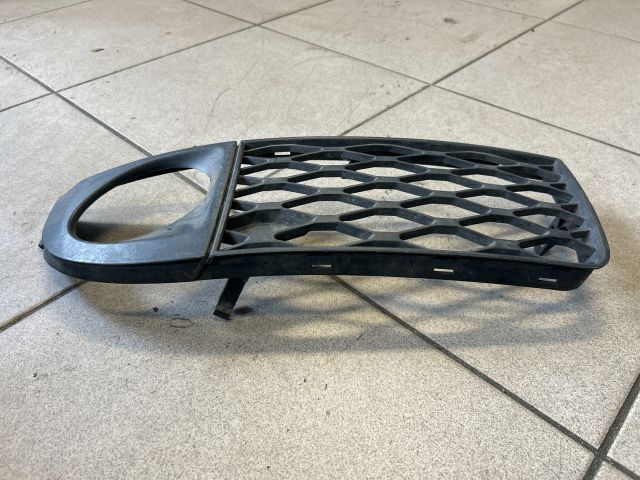 bontott AUDI A6 C5 Jobb Ködlámpa Rács