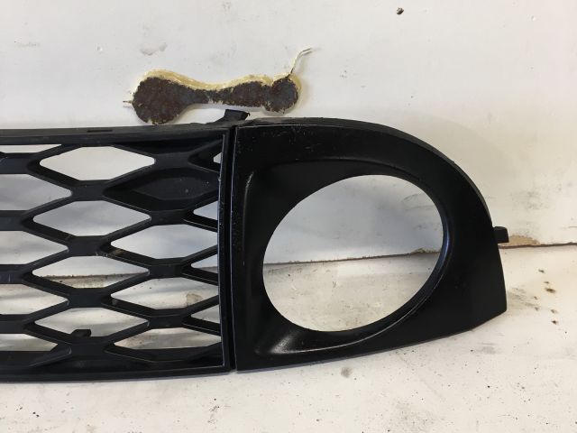 bontott AUDI A6 C5 Jobb Ködlámpa Rács